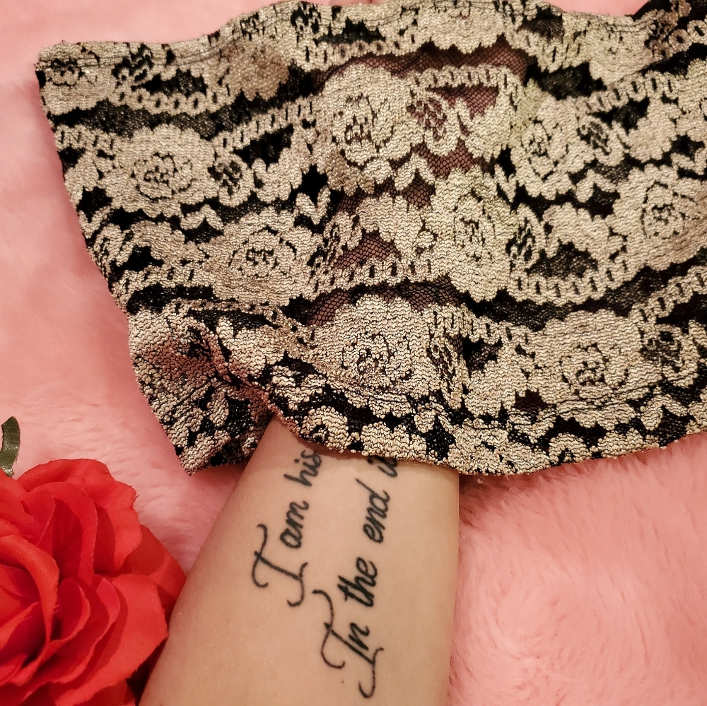 Foreign Exchange lace crop top - Picture 5 of 6